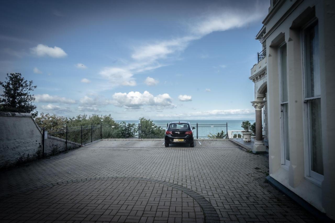 Апартаменты Victorian Penthouse With Panoramic Sea Views Ильфракомб Экстерьер фото